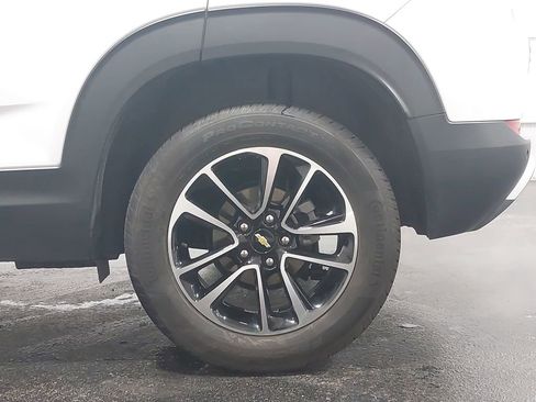Used 2025 Chevrolet TrailBlazer LT w/ Driver Confidence Package image 32
