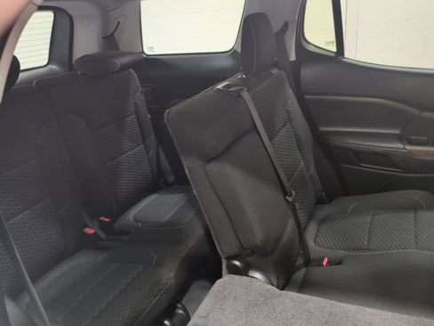 Used 2018 GMC Acadia SLE FWD image 13