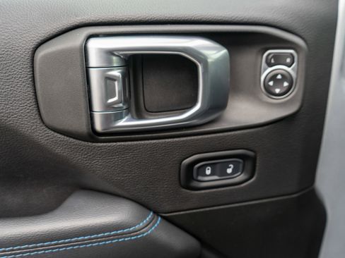 Used 2023 Jeep Wrangler Unlimited Rubicon 4xe w/ Cold Weather Group AWD/4WD image 15