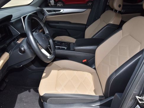 Used 2024 Volkswagen Atlas Cross Sport SE w/ Panoramic Sunroof Package FWD image 11