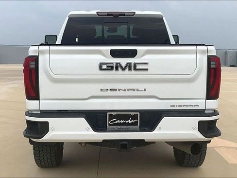 Used 2024 GMC Sierra 2500 Denali Ultimate image 4