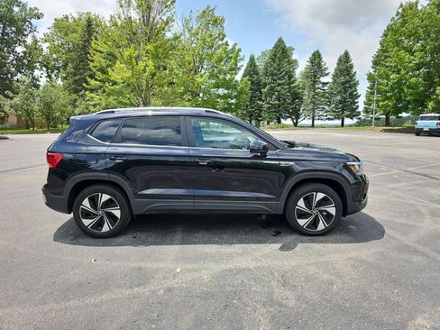 Used 2024 Volkswagen Taos SE AWD/4WD image 7