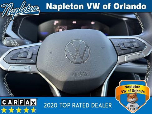 Used 2024 Volkswagen Taos SE image 23