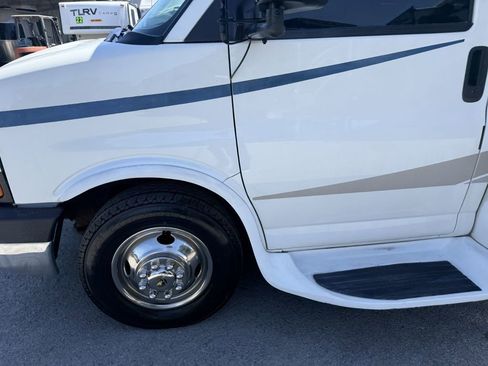 Used 2004 Chevrolet Express 3500 w/ RV Package. Upfitter Option RWD image 29