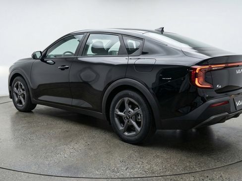 Used 2025 Kia K4 LXS image 6