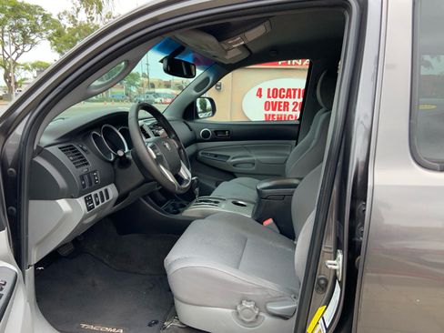 Used 2012 Toyota Tacoma PreRunner w/ TRD Sport Pkg RWD image 8