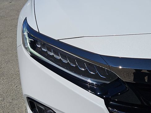 Used 2022 Honda Accord Sport Special Edition image 9