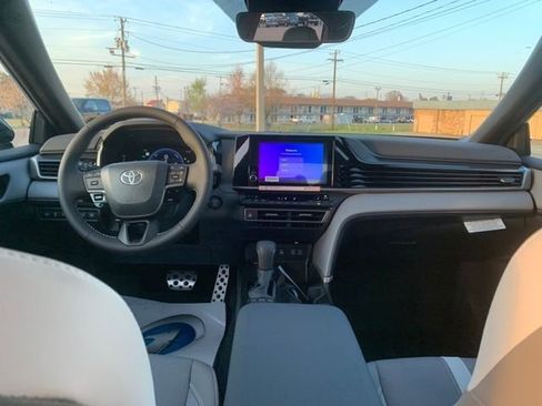 New 2026 Toyota Camry SE image 25