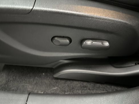 Used 2020 Buick Encore Preferred FWD image 18