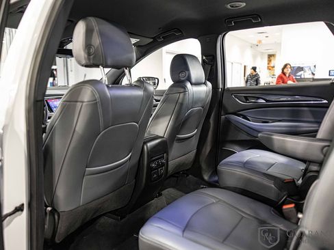 Used 2024 Buick Enclave Premium image 32