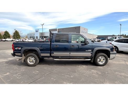 Used 2005 Chevrolet Silverado 2500 LS w/ Heavy-Duty Power Package AWD/4WD image 10