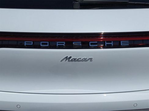 New 2025 Porsche Macan image 12