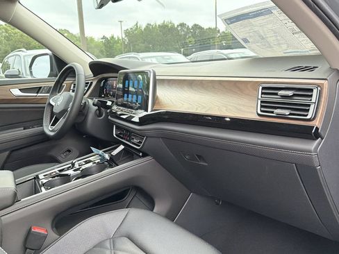 New 2026 Volkswagen Atlas SE FWD image 21