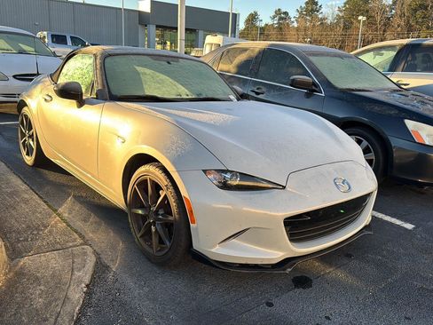 Used 2018 MAZDA MX-5 Miata Club image 10