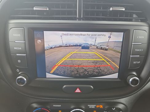 Used 2024 Kia Soul LX w/ LX Technology Package FWD image 15