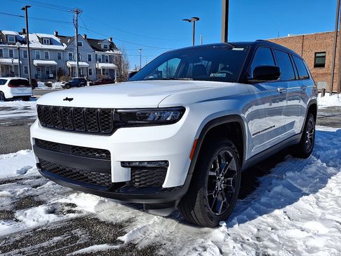 New 2025 Jeep Grand Cherokee L Limited AWD/4WD image 3