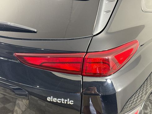 Used 2023 Hyundai Kona SE w/ Cargo Package image 34