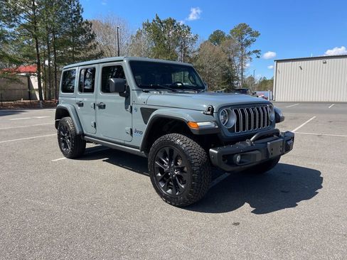 Certified 2025 Jeep Wrangler Unlimited Sahara image 4