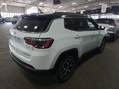 Used 2025 Jeep Compass Limited AWD/4WD image 2