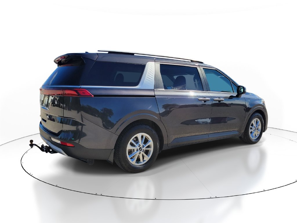 Used 2022 Kia Carnival LX FWD image 4