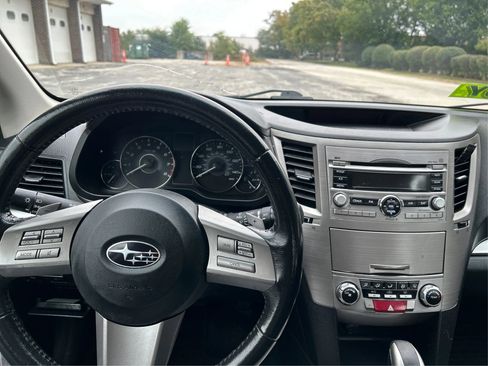 Used 2010 Subaru Legacy 2.5i Premium image 14