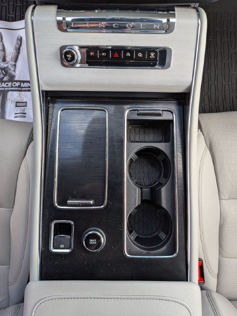 Used 2026 Lincoln Aviator Reserve w/ Luxury Package AWD/4WD image 16