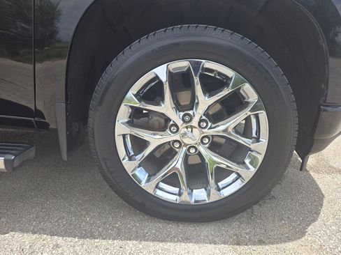 Used 2019 Chevrolet Silverado 1500 High Country w/ Technology Package AWD/4WD image 28