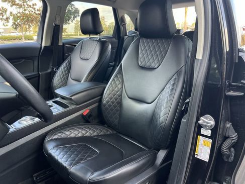 Used 2024 Ford Edge Titanium image 12