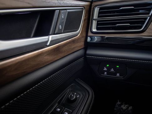 New 2026 Volkswagen Atlas SE FWD image 36