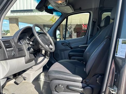 Used 2018 Mercedes-Benz Sprinter 2500 image 8