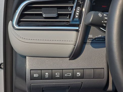 Used 2018 Toyota Camry XLE w/ Audio Package FWD image 24