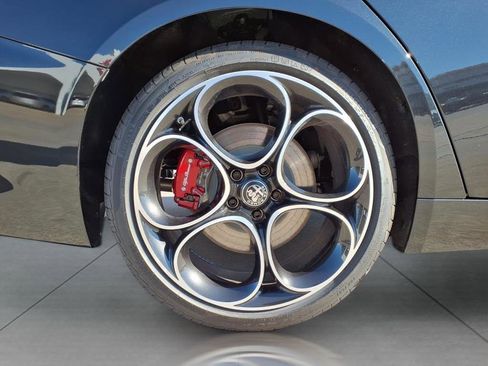 New 2025 Alfa Romeo Giulia w/ Veloce Package Rwd image 7