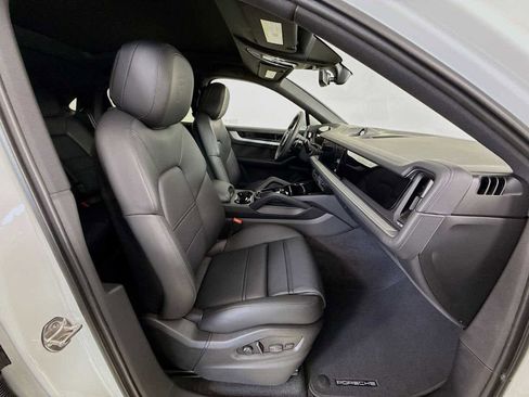 New 2026 Porsche Cayenne S image 21