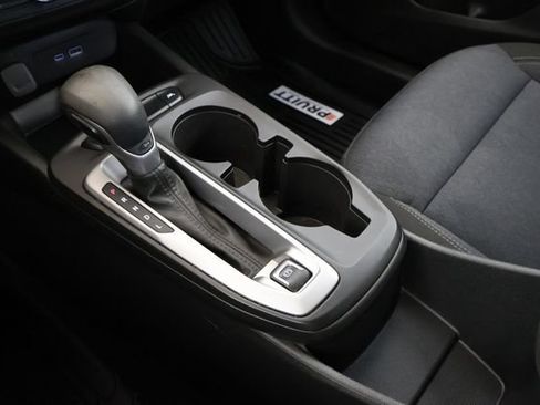 Used 2025 Chevrolet Trax LS FWD image 20