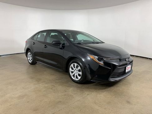 Used 2024 Toyota Corolla LE image 5