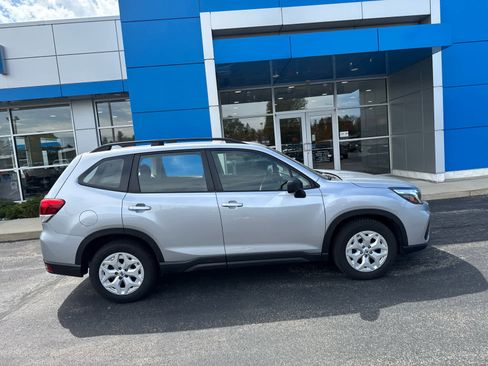Used 2019 Subaru Forester w/ Alloy Wheel Package AWD/4WD image 3