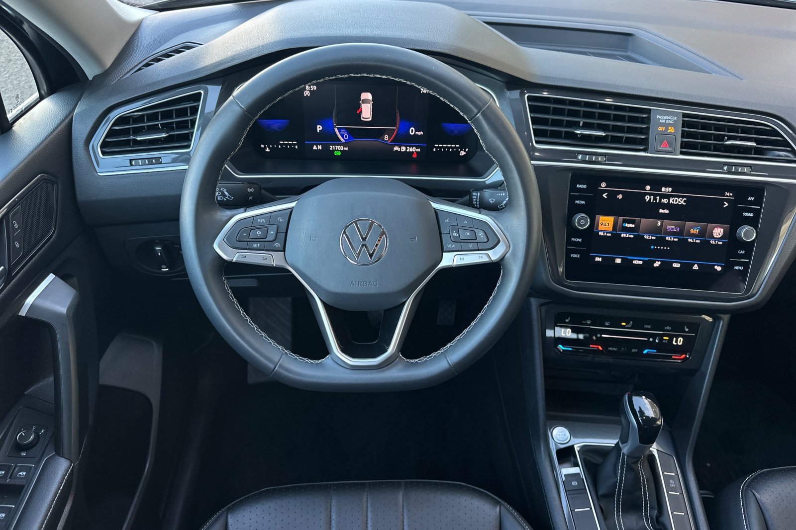 Used 2023 Volkswagen Tiguan SE FWD image 14