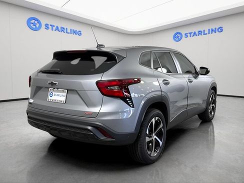 Certified 2024 Chevrolet Trax RS w/ Sunroof Package FWD image 8