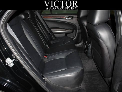 Used 2012 Chrysler 300 Limited RWD image 31