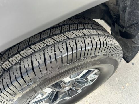 Certified 2022 Toyota Tacoma TRD Off-Road AWD/4WD image 22