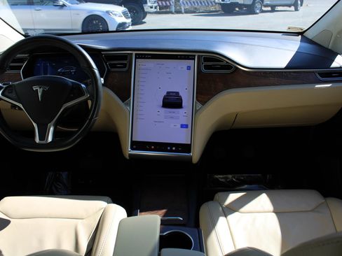 Used 2017 Tesla Model X 75D AWD/4WD image 13