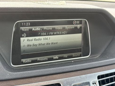 Used 2015 Mercedes-Benz E 350 4MATIC Sedan image 23