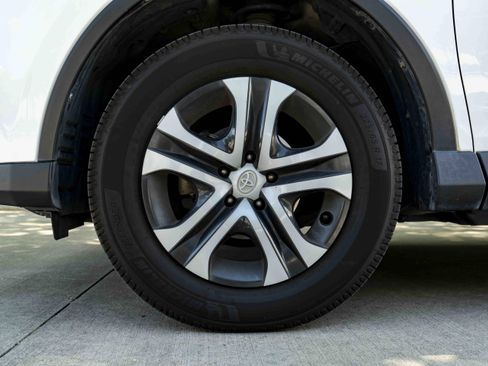 Used 2016 Toyota RAV4 LE FWD image 14