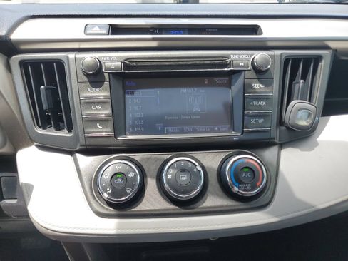 Used 2015 Toyota RAV4 LE FWD image 21