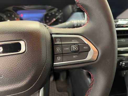Used 2024 Jeep Compass Trailhawk AWD/4WD image 21