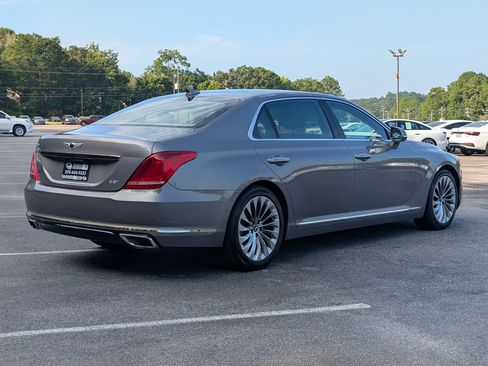 Used 2018 Genesis G90 3.3T Premium RWD image 9