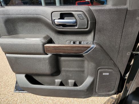 Used 2021 Chevrolet Silverado 1500 LT Trail Boss w/ LT Trail Boss Premium Package image 16