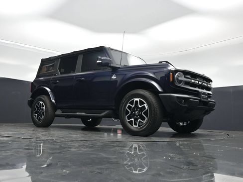 Used 2021 Ford Bronco Outer Banks AWD/4WD image 3