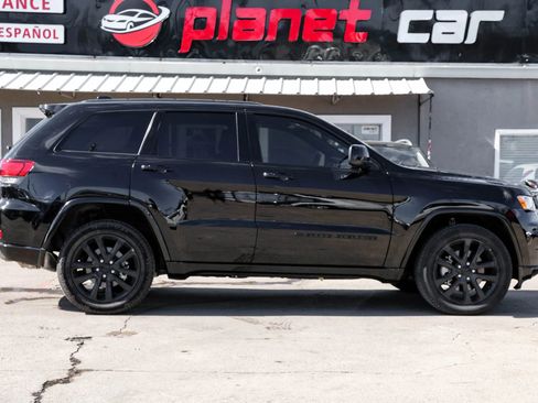 Used 2022 Jeep Grand Cherokee Laredo X RWD image 9