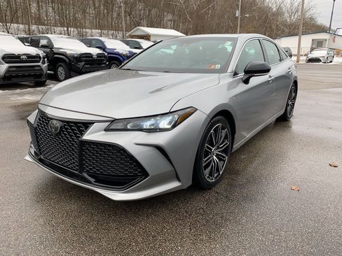 Used 2019 Toyota Avalon XSE image 7
